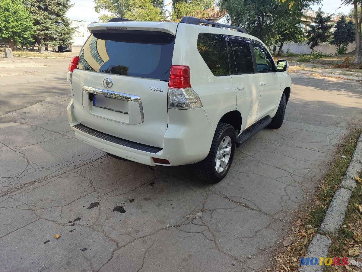 2011' Toyota Land Cruiser Prado photo #3