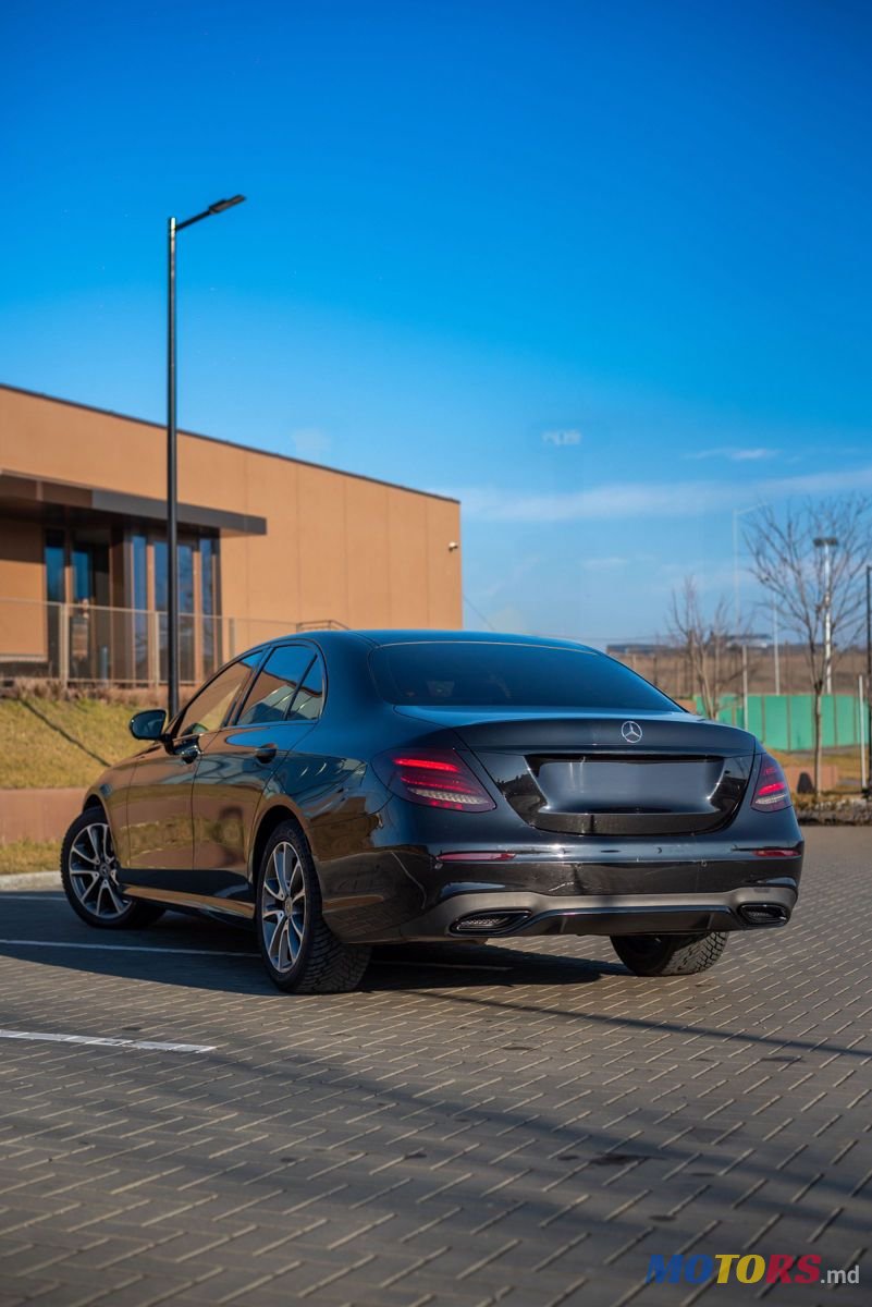 2017' Mercedes-Benz E-Class photo #2