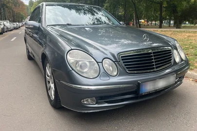 2004' Mercedes-Benz E-Class