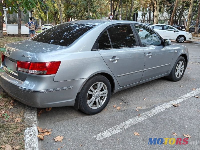 2009' Hyundai Sonata photo #6