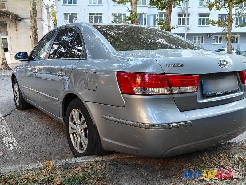 2009' Hyundai Sonata photo #5