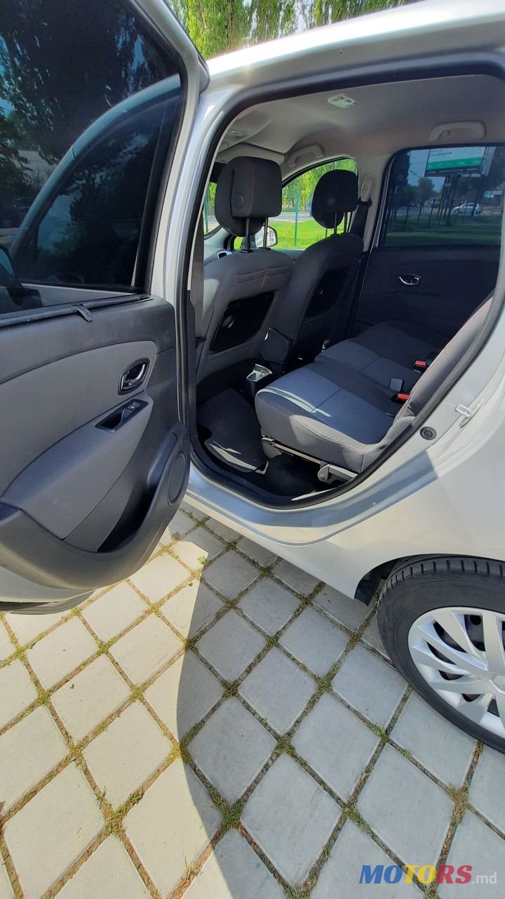 2012' Renault Grand Scenic photo #6