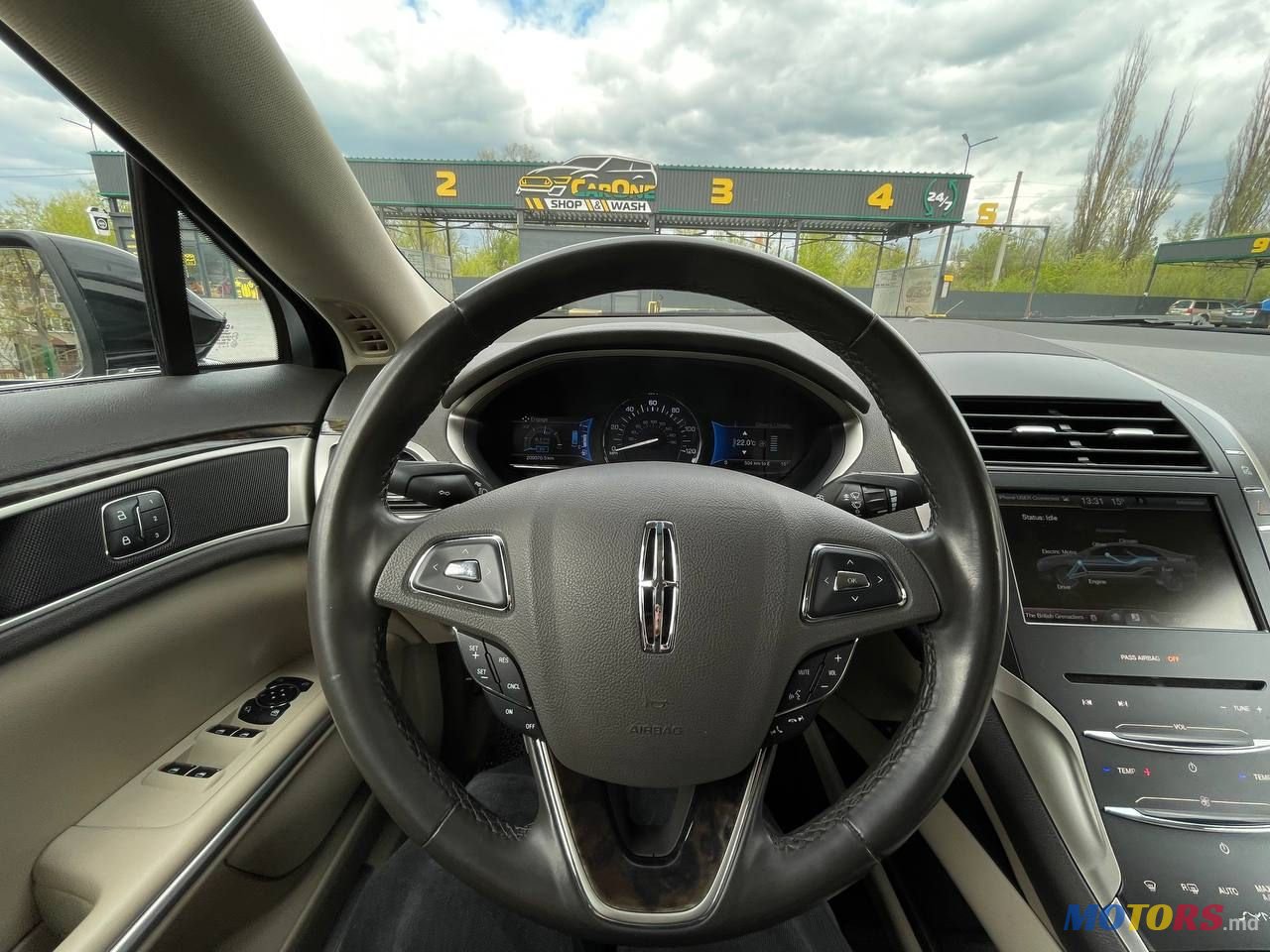 2015' Lincoln MKZ photo #6