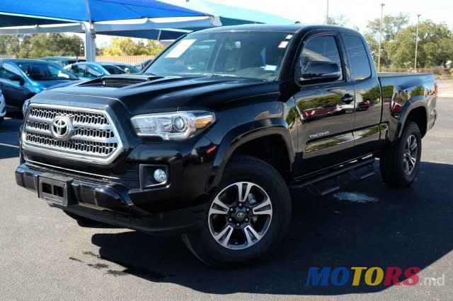 2016' Toyota Tacoma TRD Sport photo #1