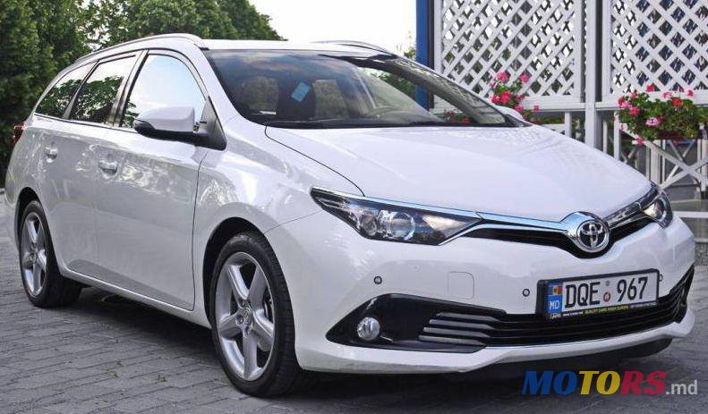 2015' Toyota Auris photo #1