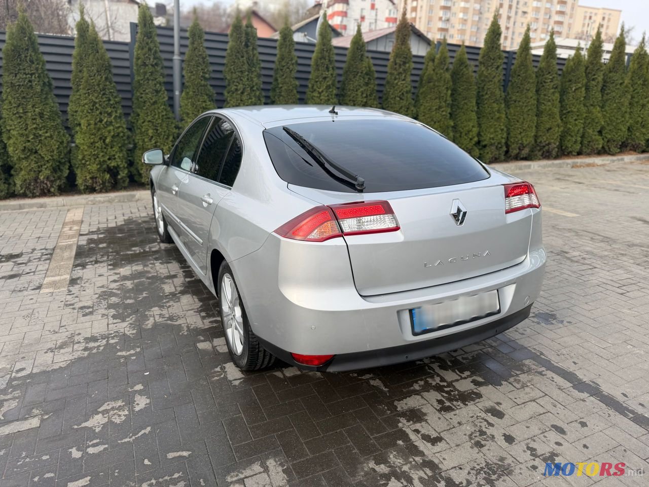 2011' Renault Laguna photo #3