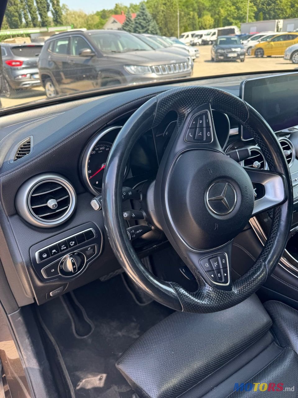 2016' Mercedes-Benz GLC photo #6