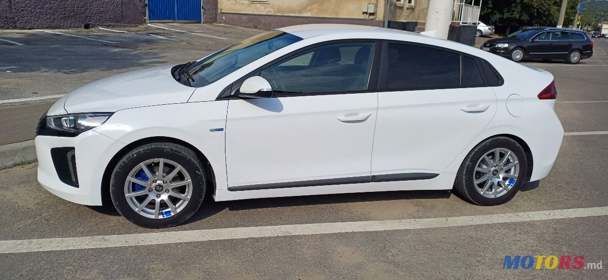 2019' Hyundai Ioniq photo #6