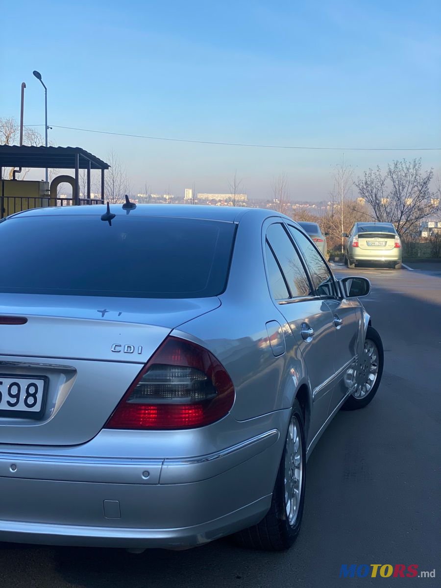 2005' Mercedes-Benz E Класс photo #3