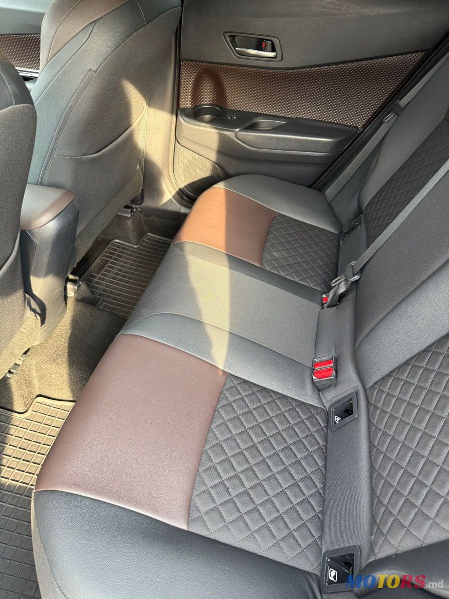 2018' Toyota C-HR photo #3