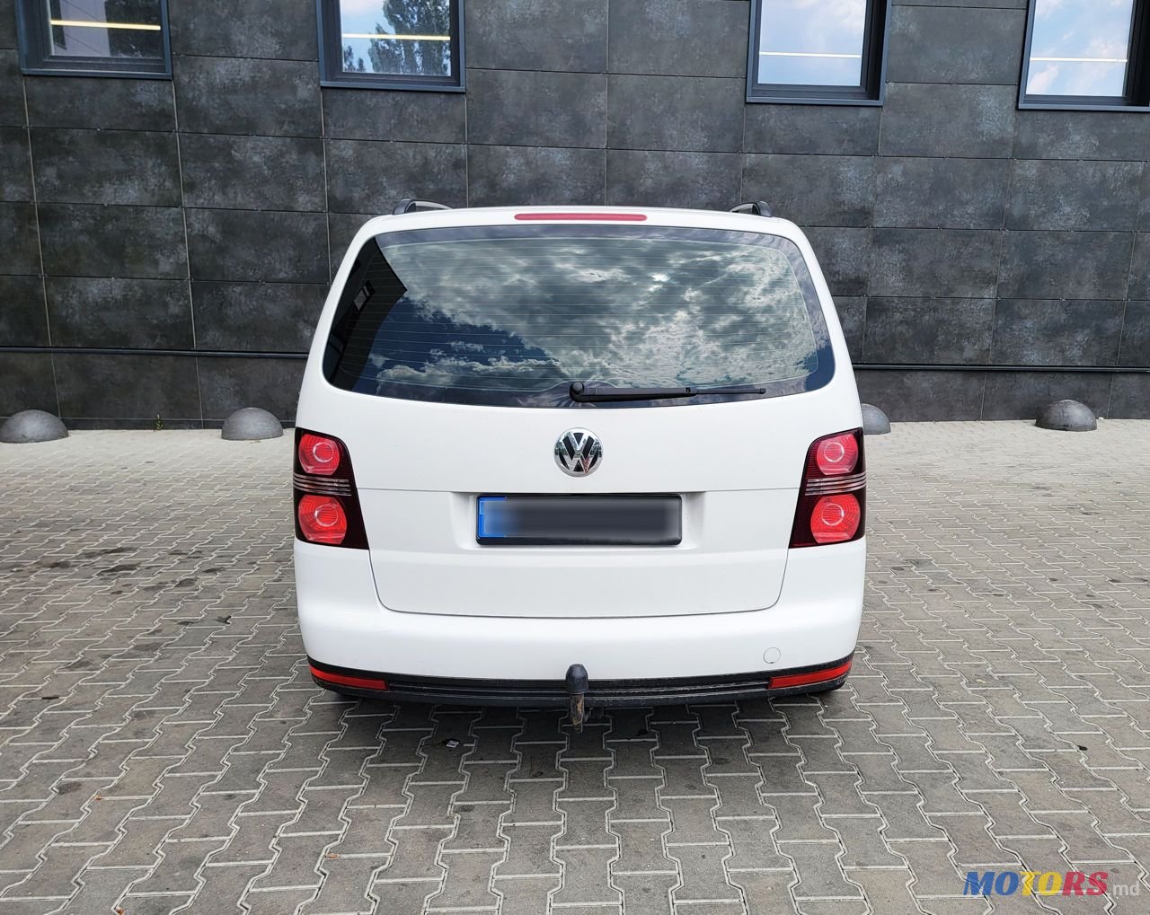 2008' Volkswagen Touran photo #4