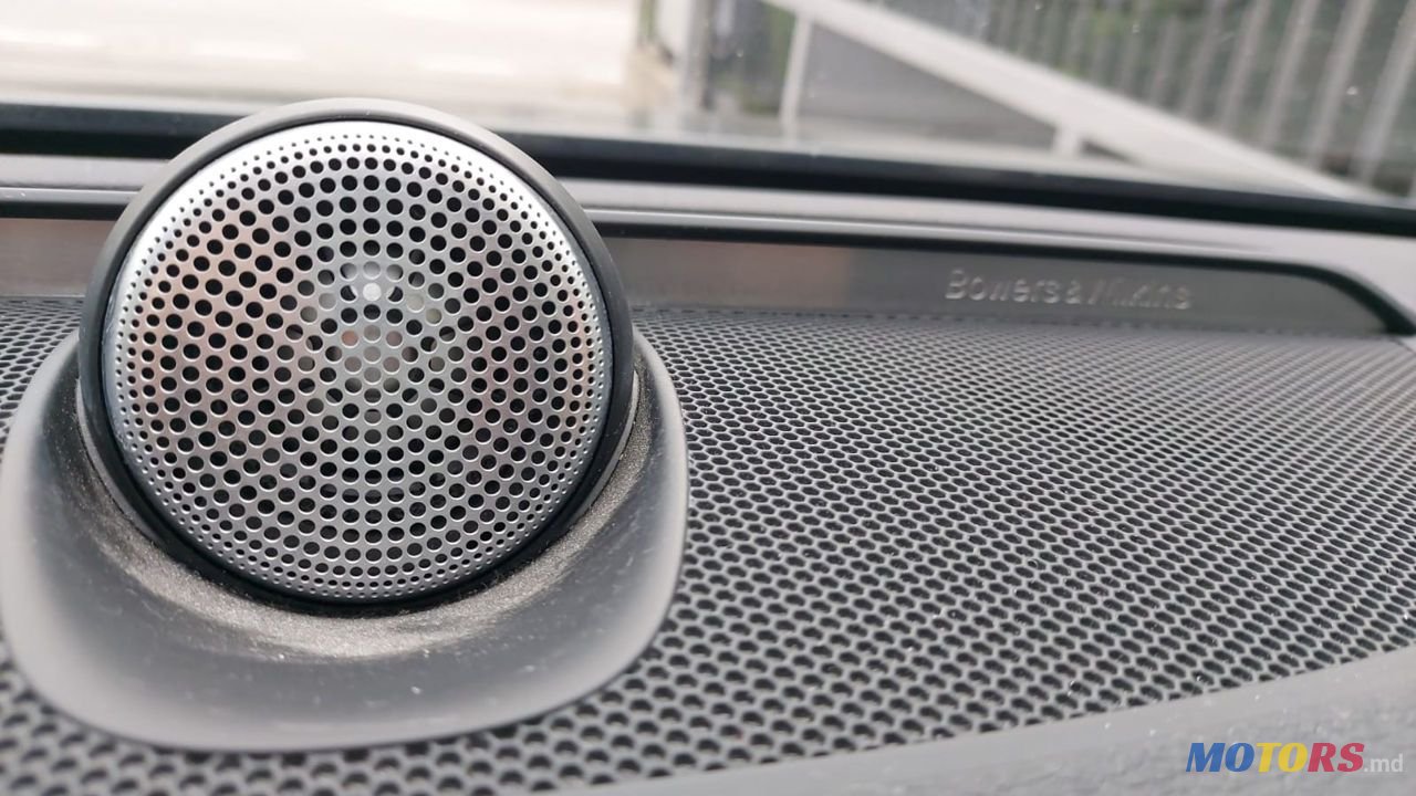 2017' Volvo V90 Cross Country photo #5