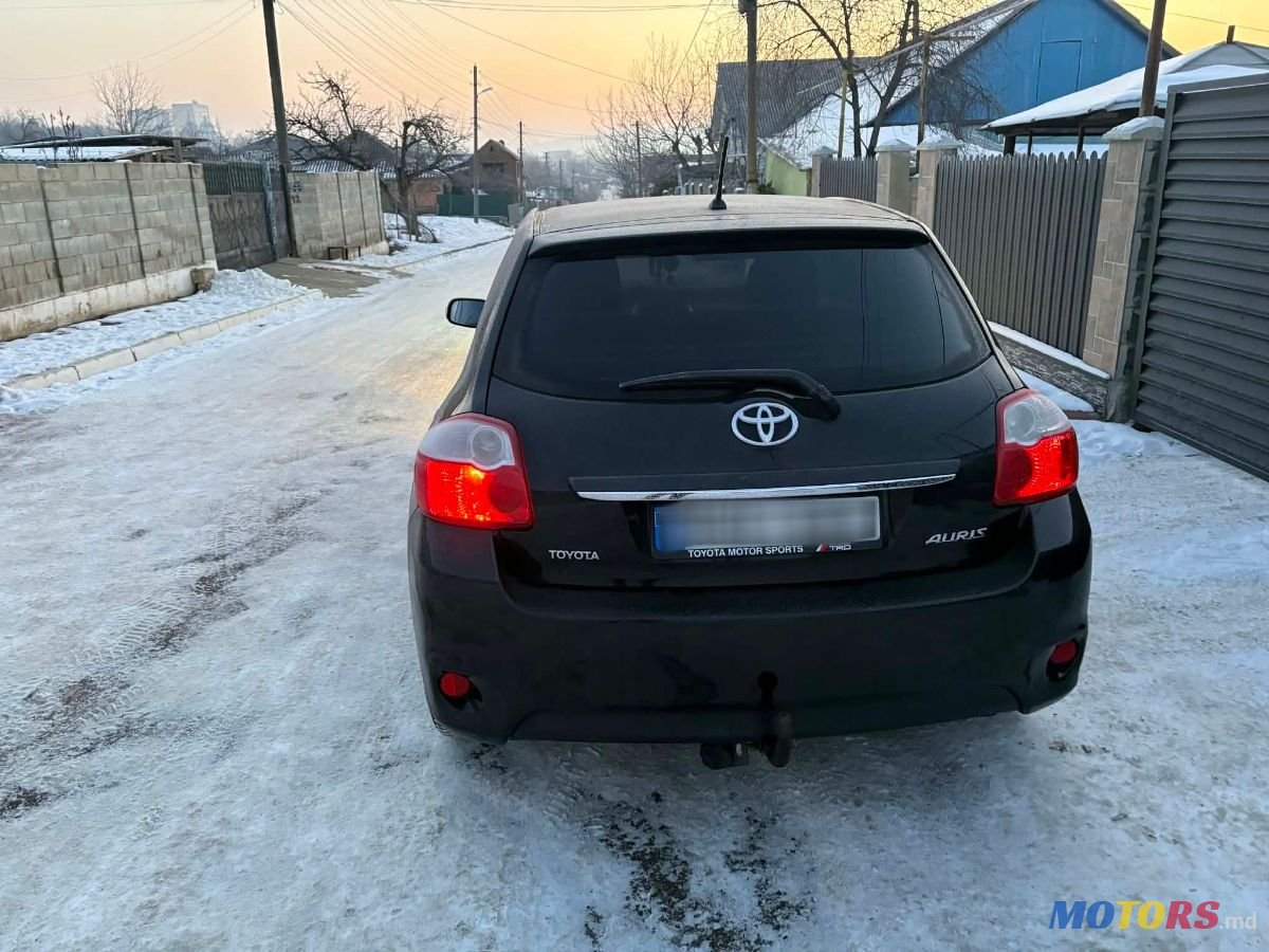 2010' Toyota Auris photo #4