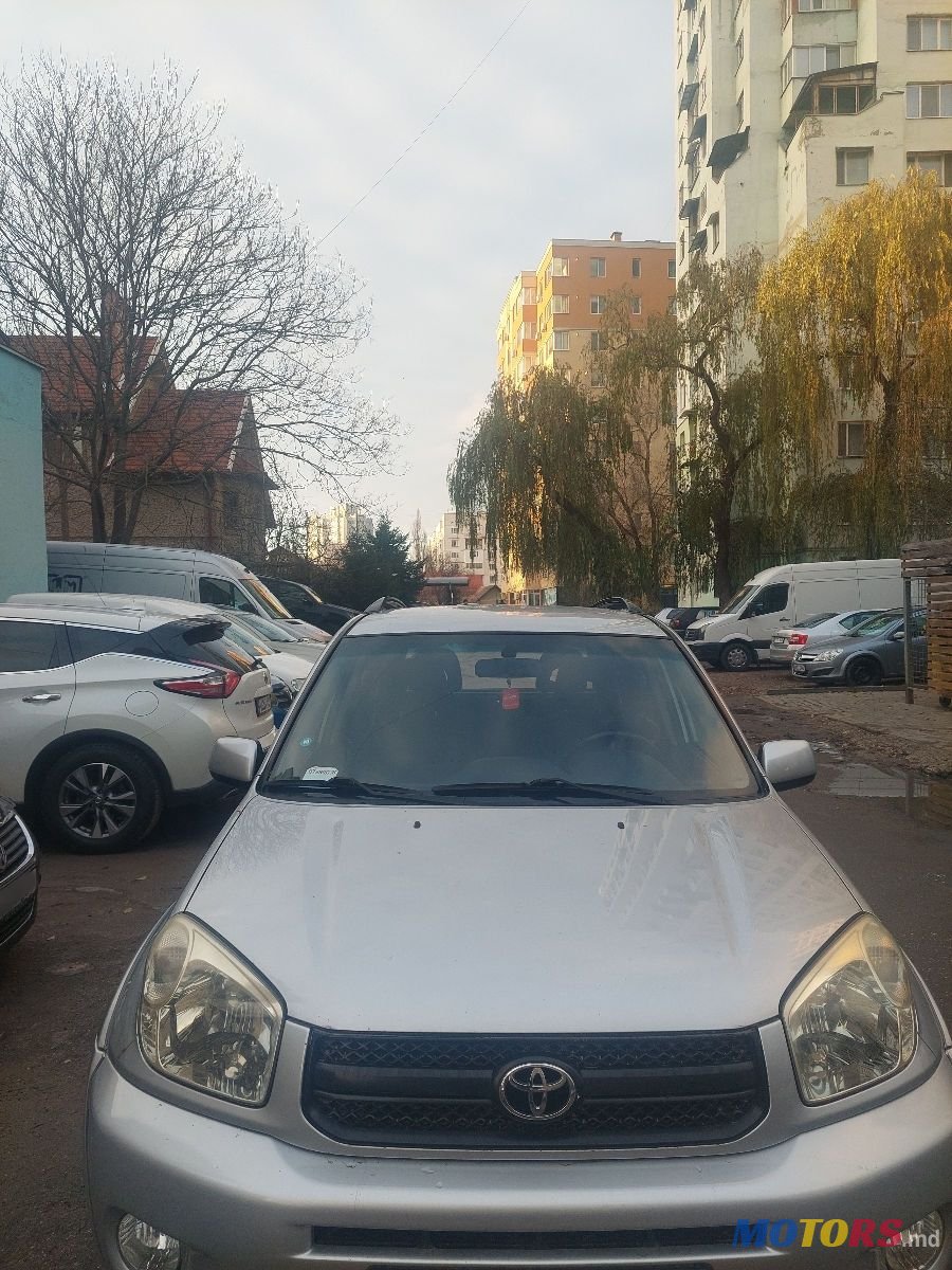 2004' Toyota RAV4 photo #2