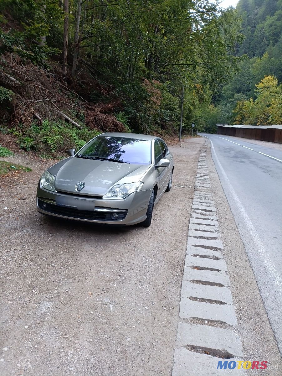 2010' Renault Laguna photo #6