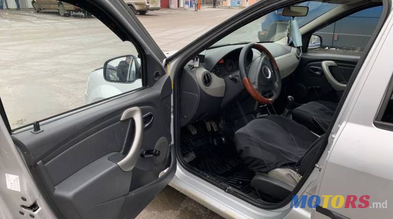 2011' Dacia Logan photo #1