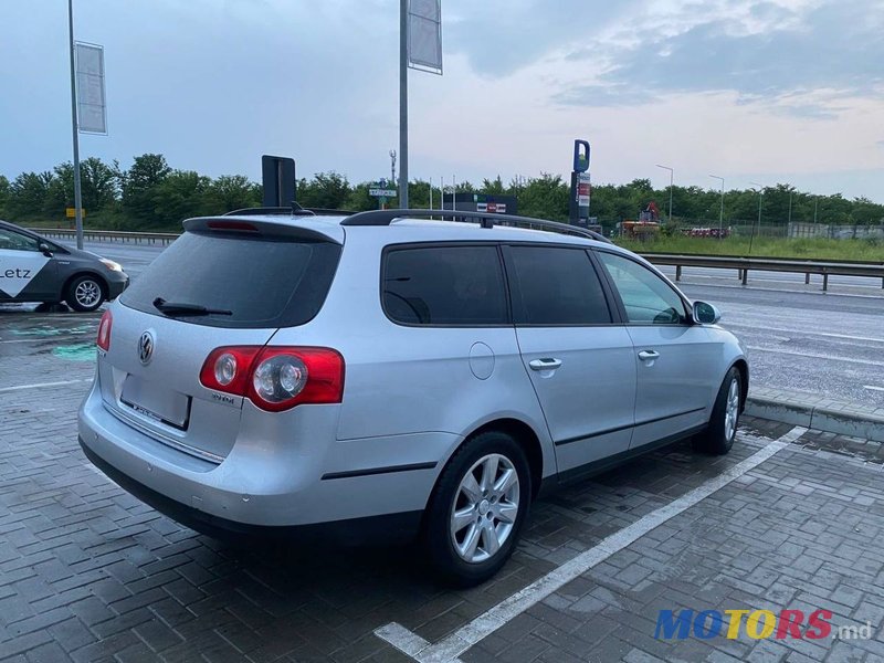 2008' Volkswagen Passat photo #4