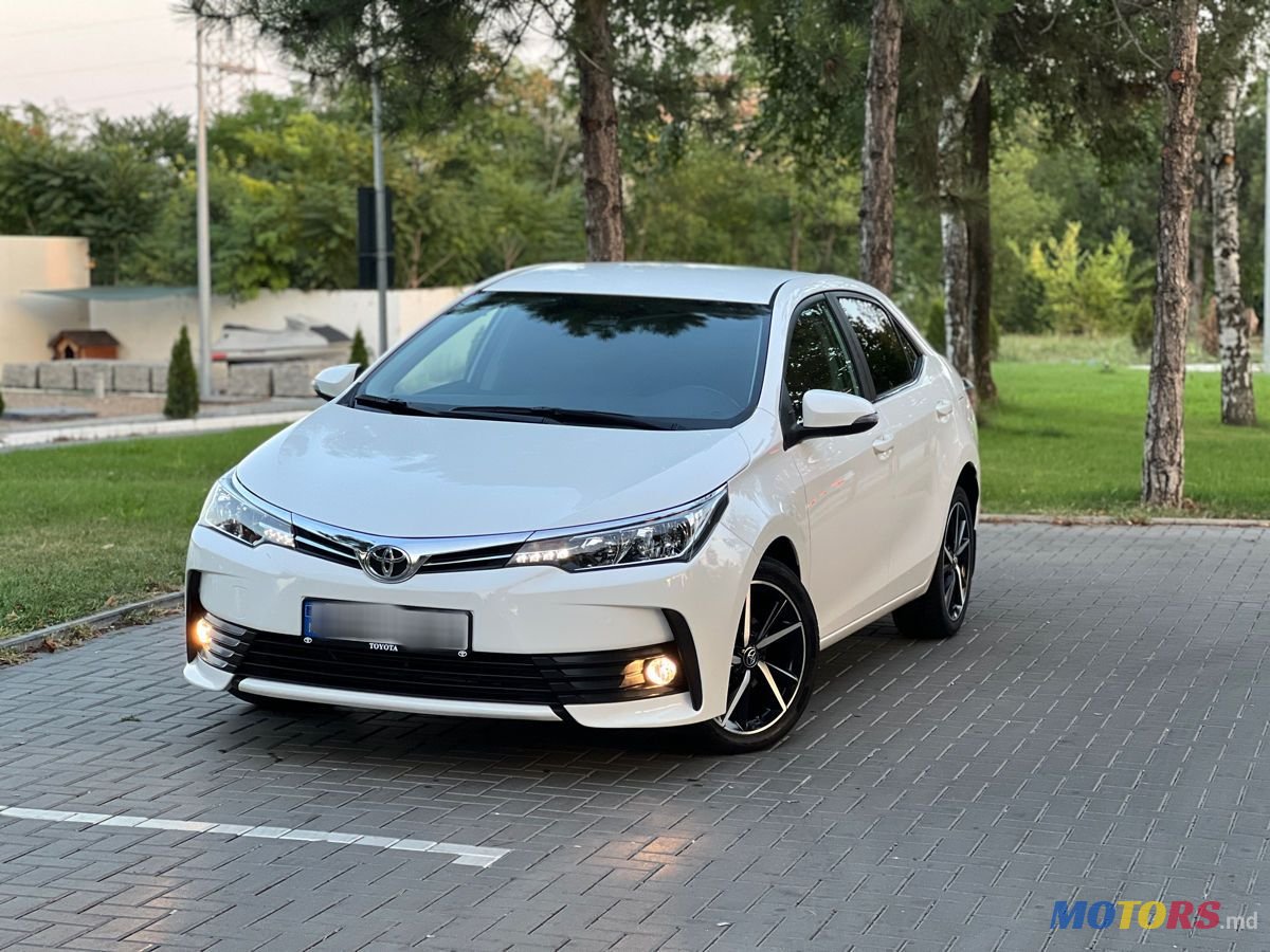 2018' Toyota Corolla photo #2