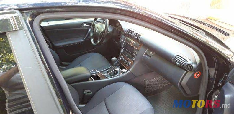 2005' Mercedes-Benz C photo #1