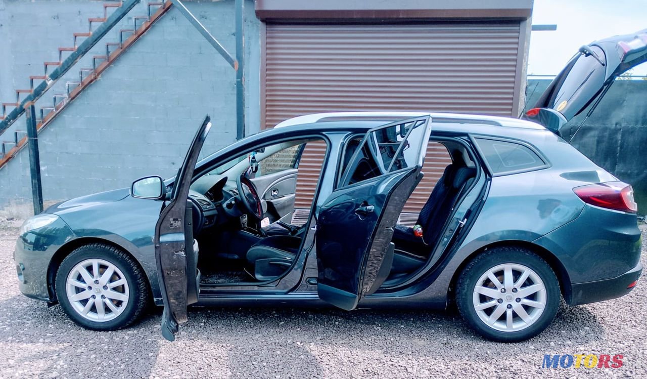 2010' Renault Megane photo #1