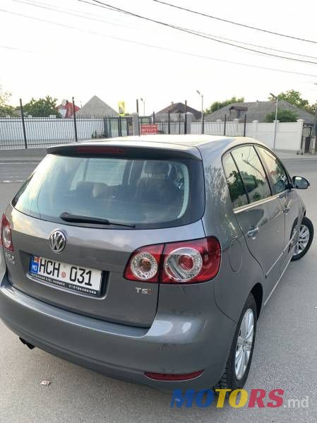 2010' Volkswagen Golf Plus photo #4