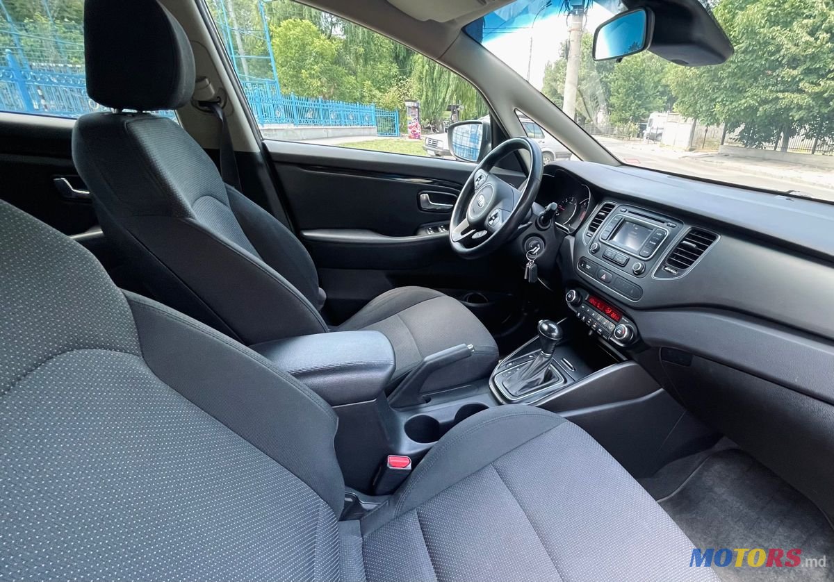 2014' Kia Carens photo #5