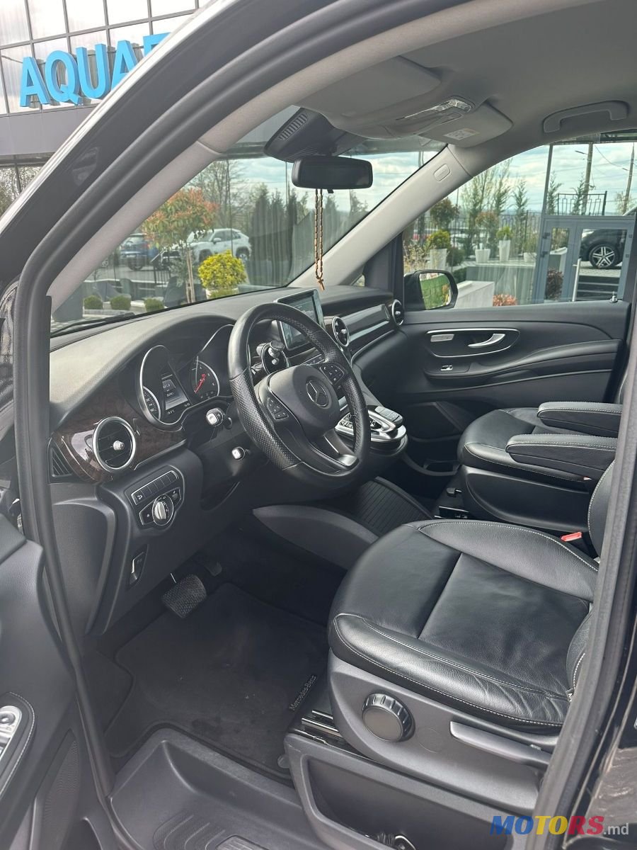 2019' Mercedes-Benz V-Class photo #5