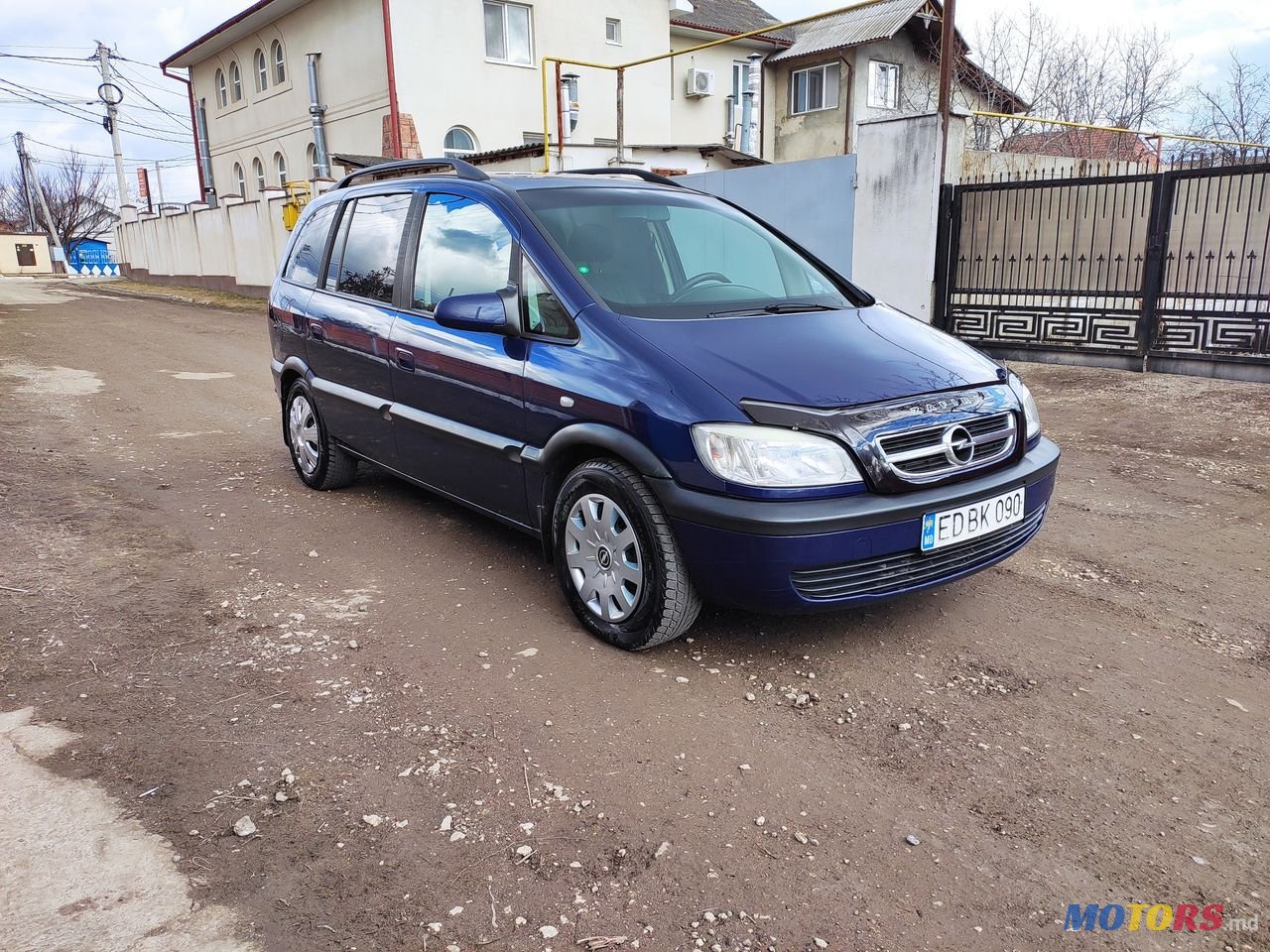 2003' Opel Zafira photo #1