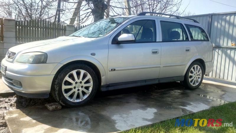 2004' Opel Astra photo #1