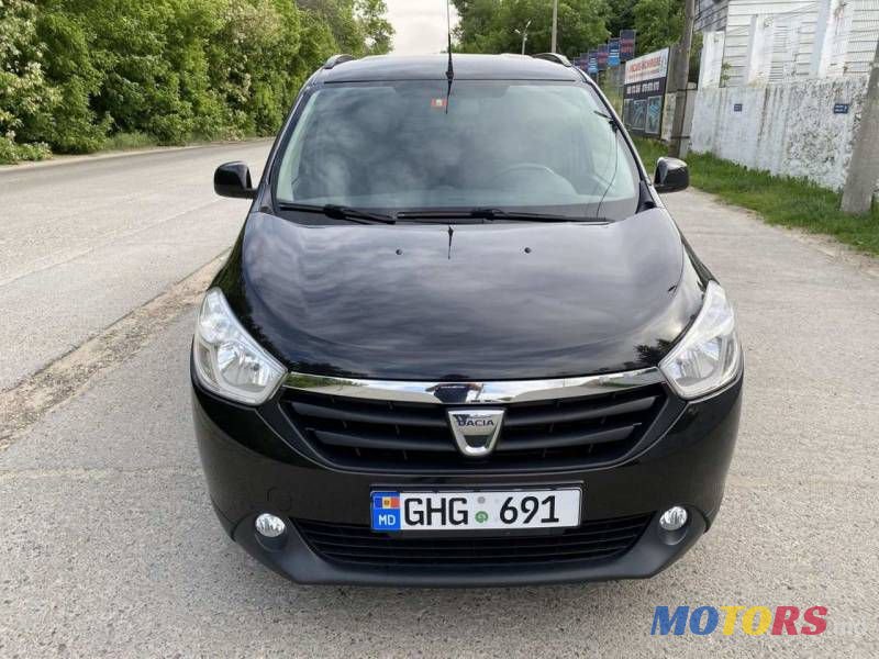 2013' Dacia Lodgy photo #1