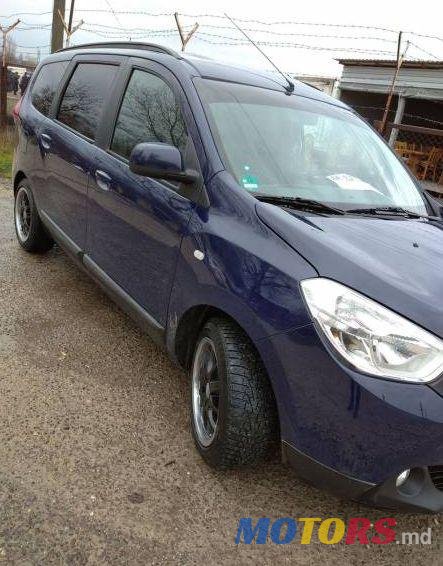 2013' Dacia Lodgy photo #1