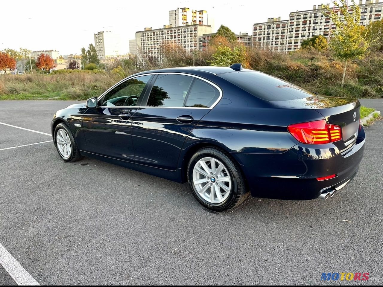 2011' BMW 5 Series photo #3