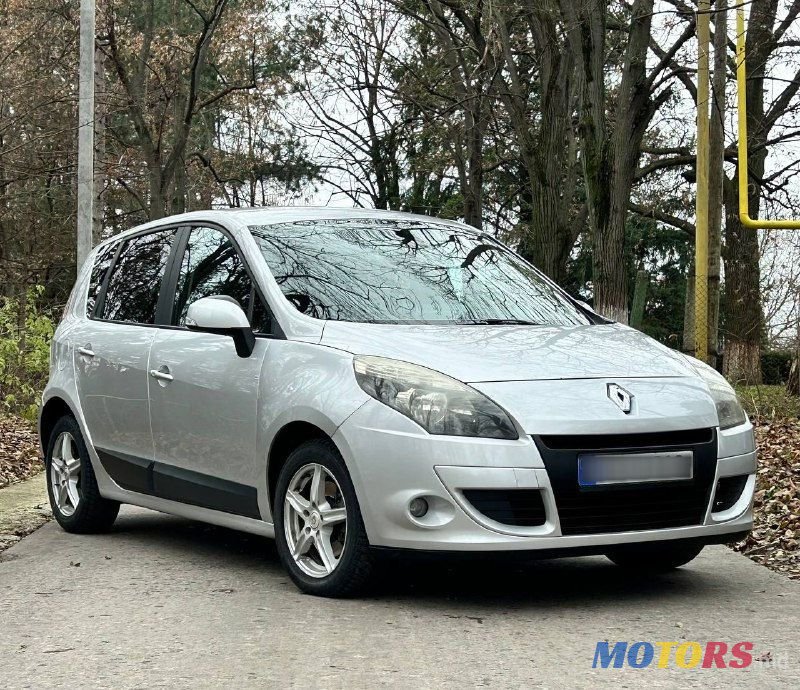 2010' Renault Scenic photo #4