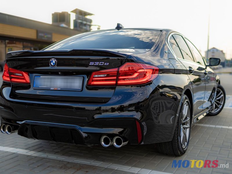 2019' BMW 5 Series photo #5