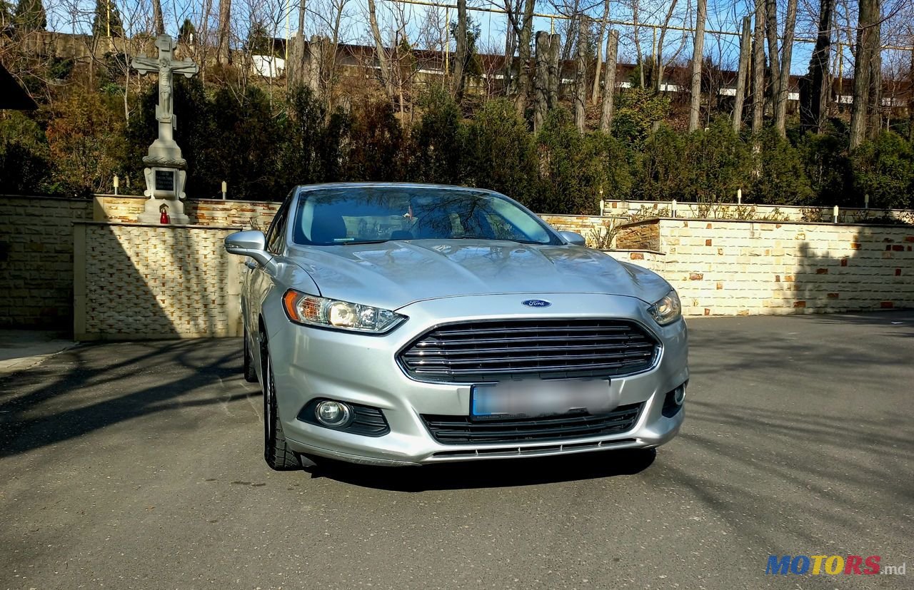 2013' Ford Fusion photo #2
