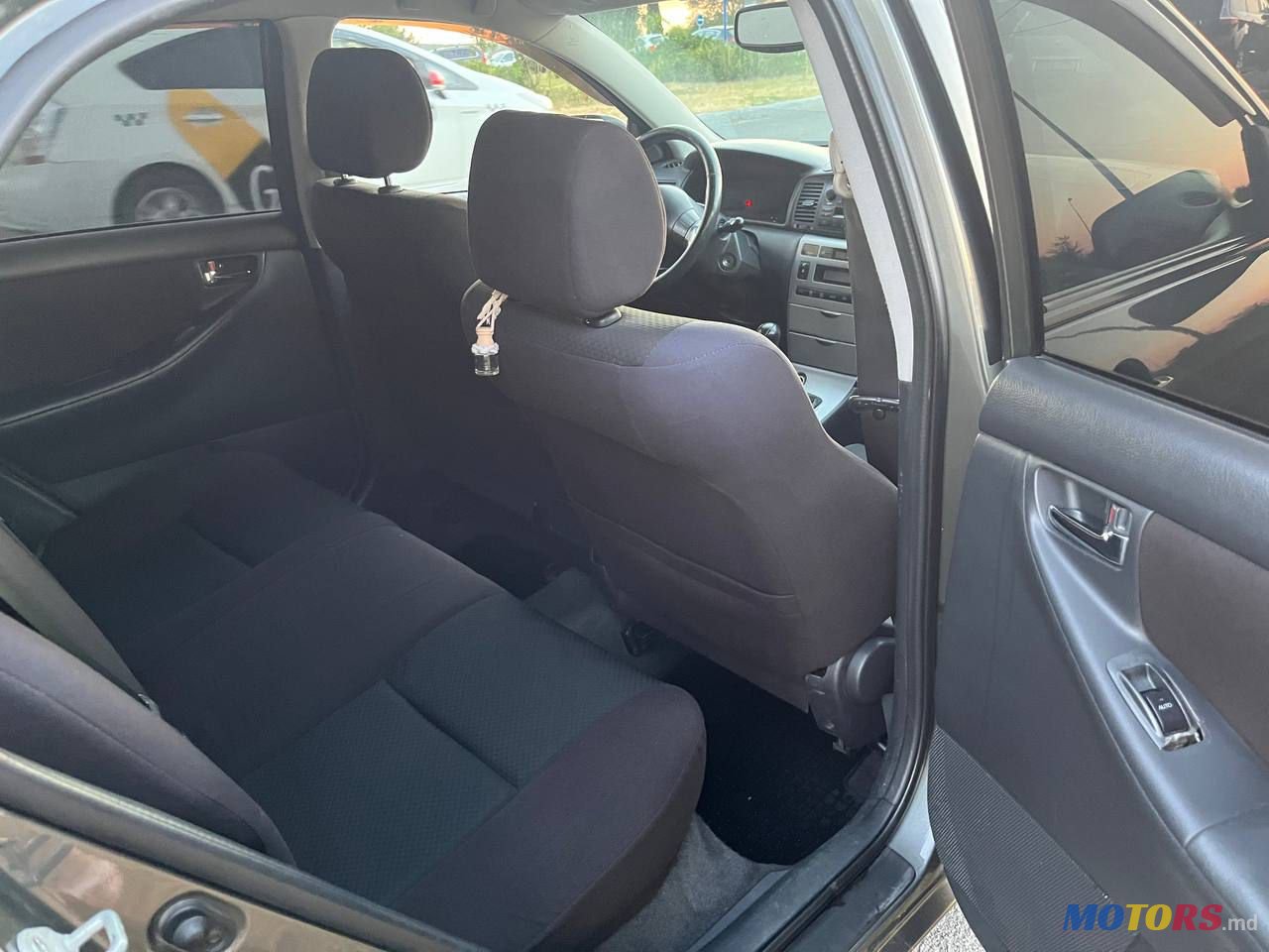 2004' Toyota Corolla photo #6