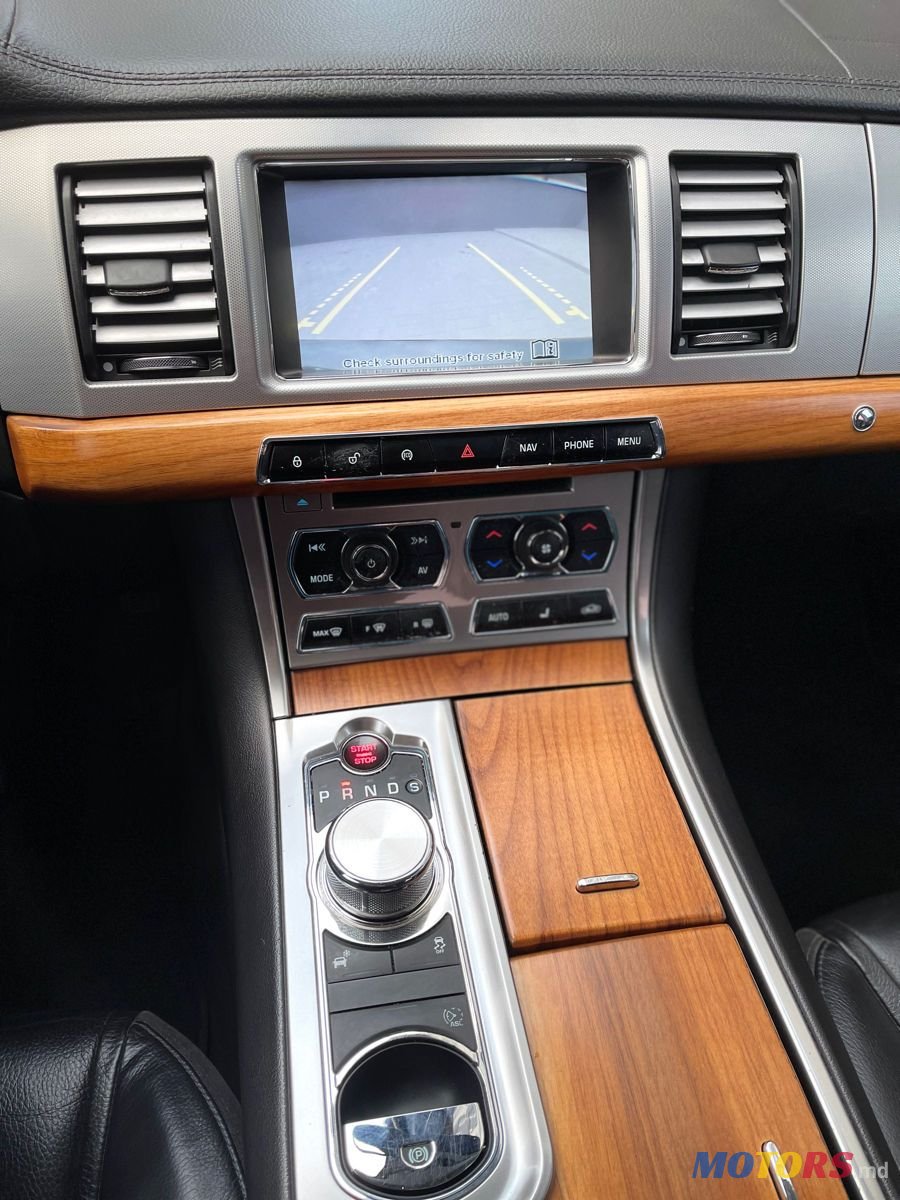 2012' Jaguar XF photo #4