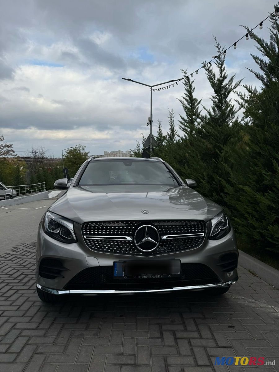 2019' Mercedes-Benz GLC photo #2