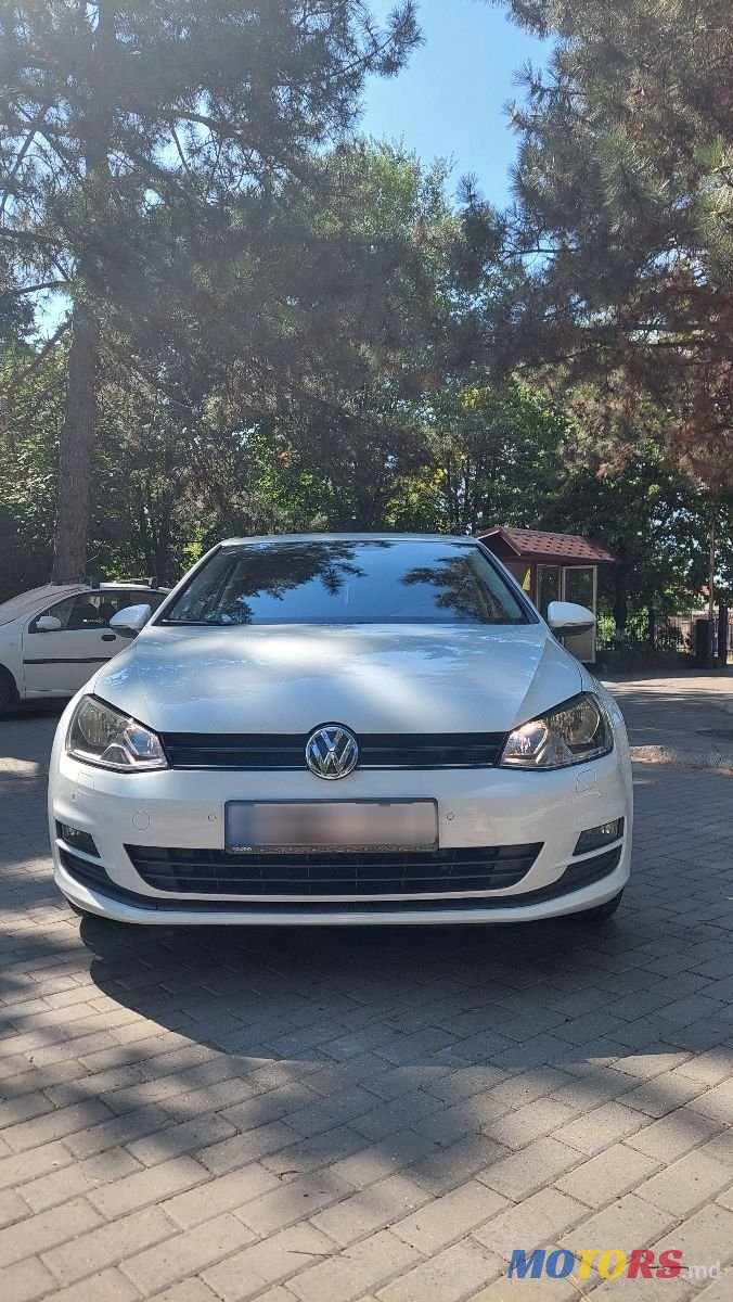 2016' Volkswagen Golf photo #2