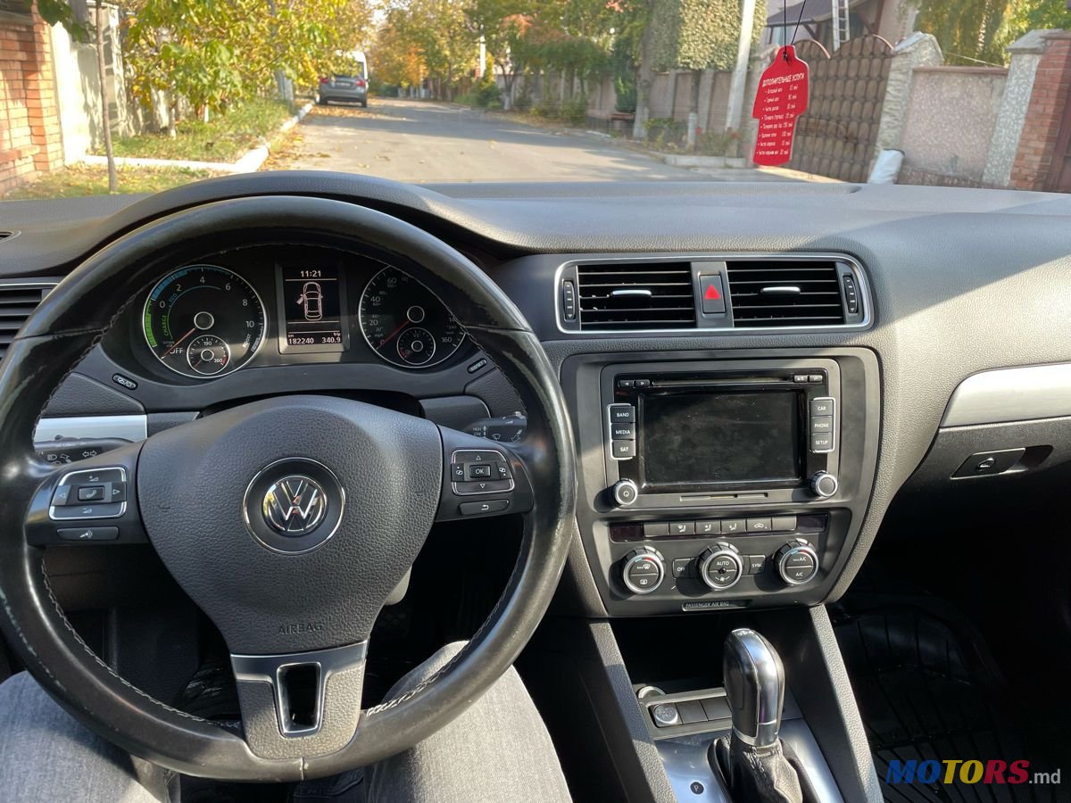 2013' Volkswagen Jetta photo #4