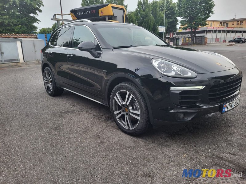 2016' Porsche Cayenne photo #4