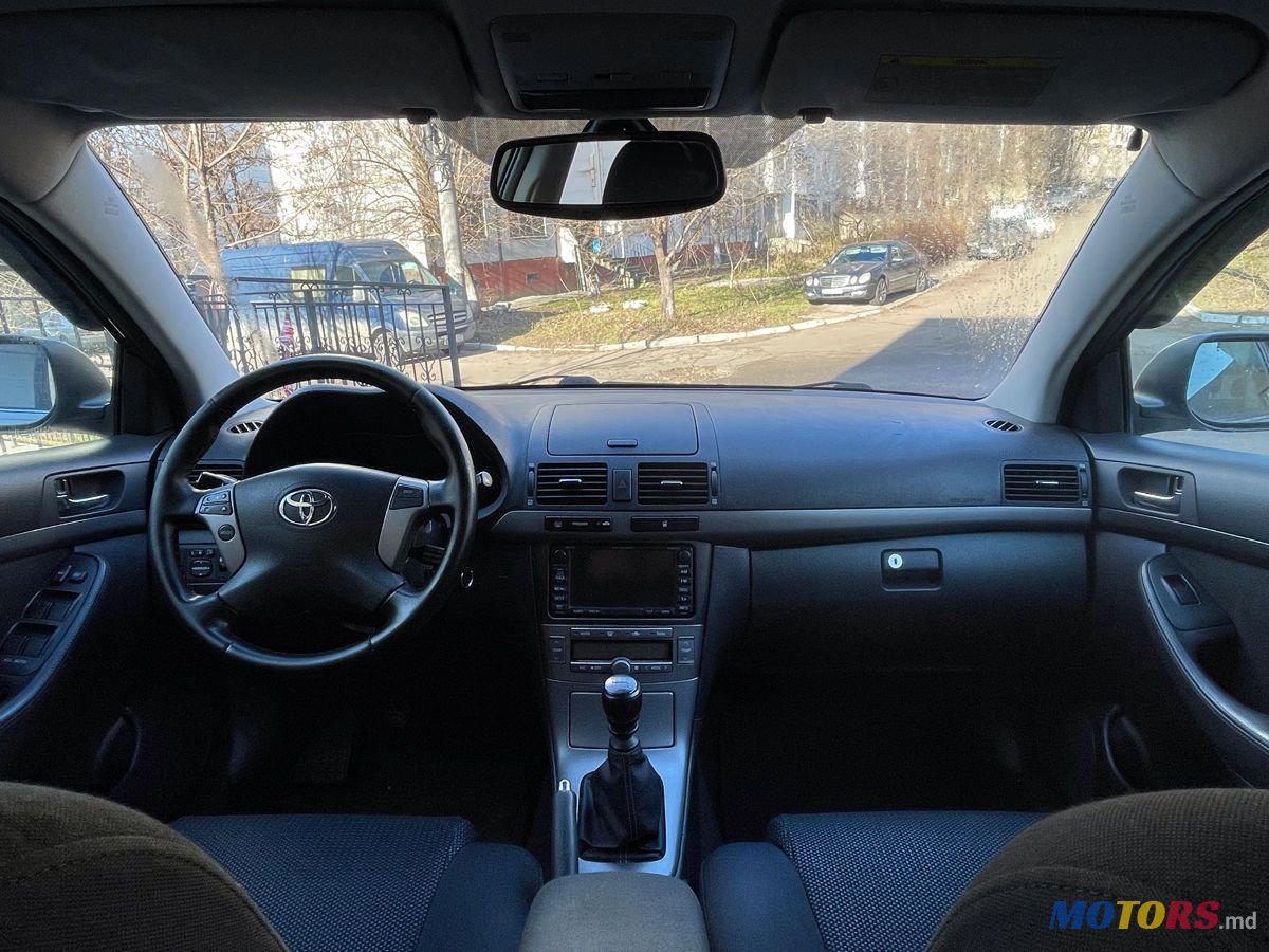 2008' Toyota Avensis photo #6