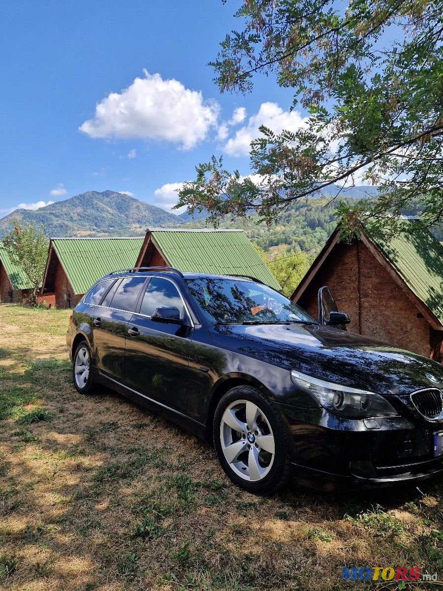 2009' BMW 5 Series Touring photo #4