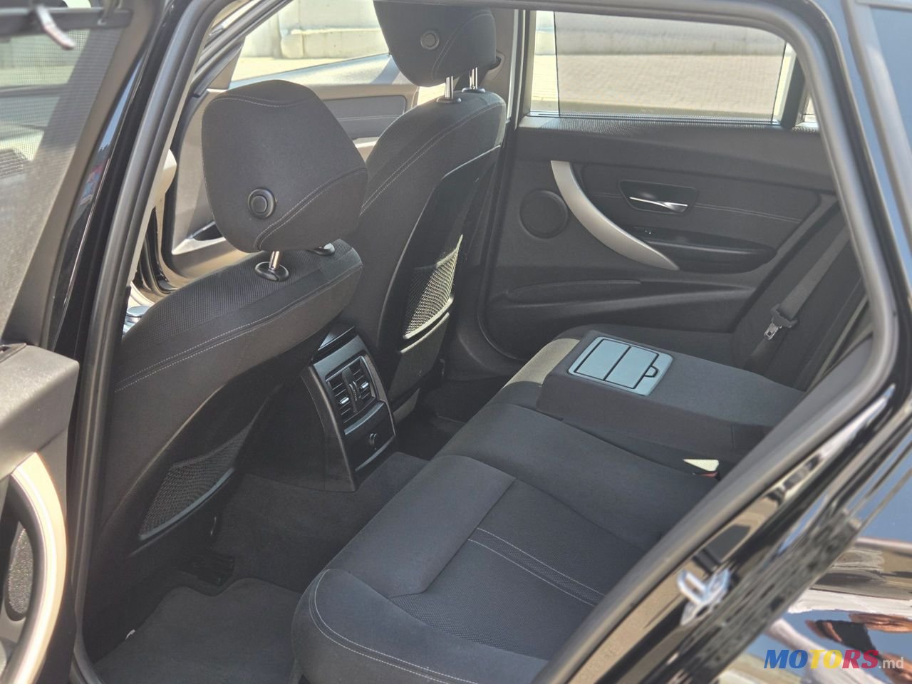 2017' BMW 3 Series photo #6