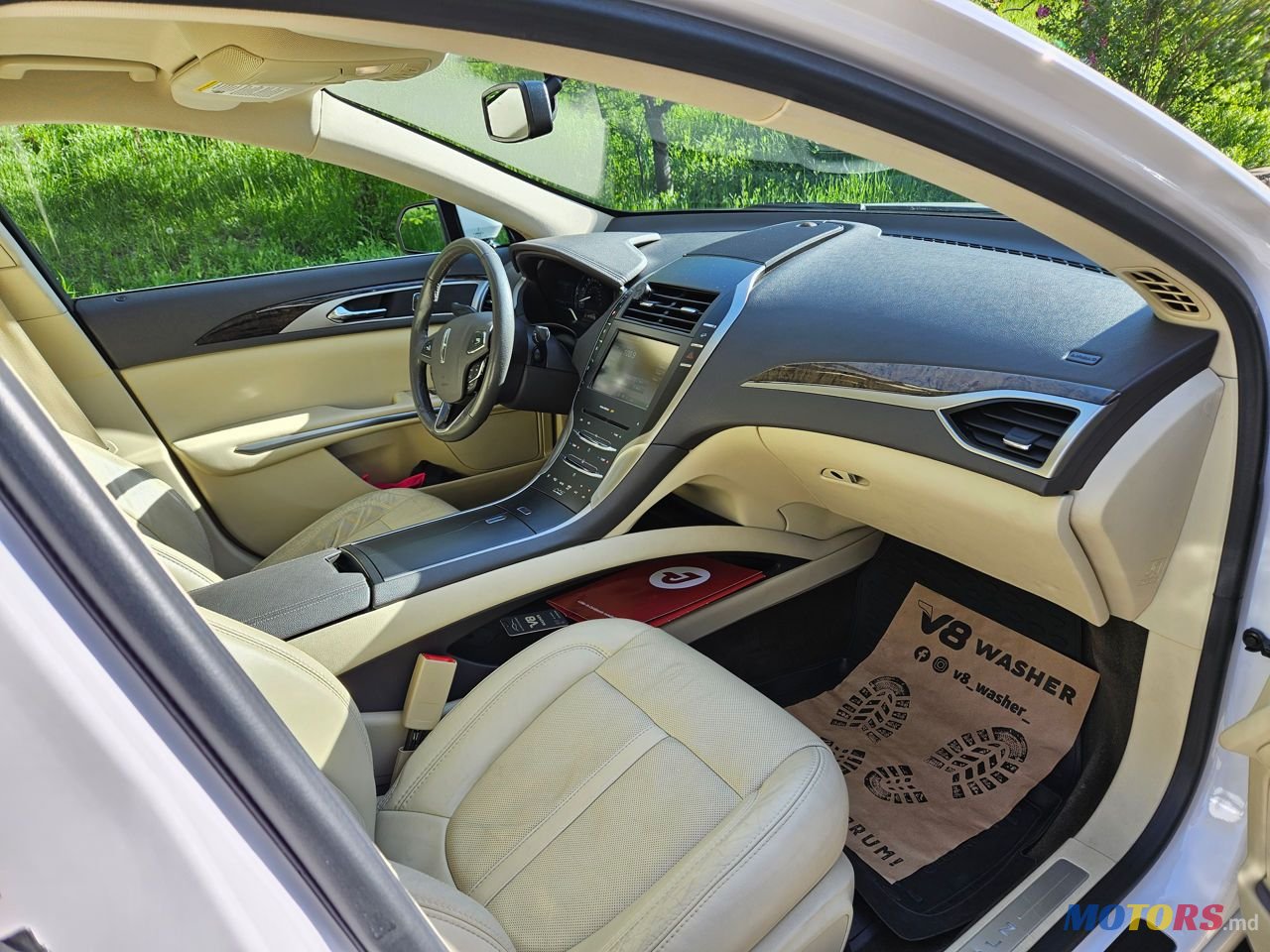 2014' Lincoln MKZ photo #6