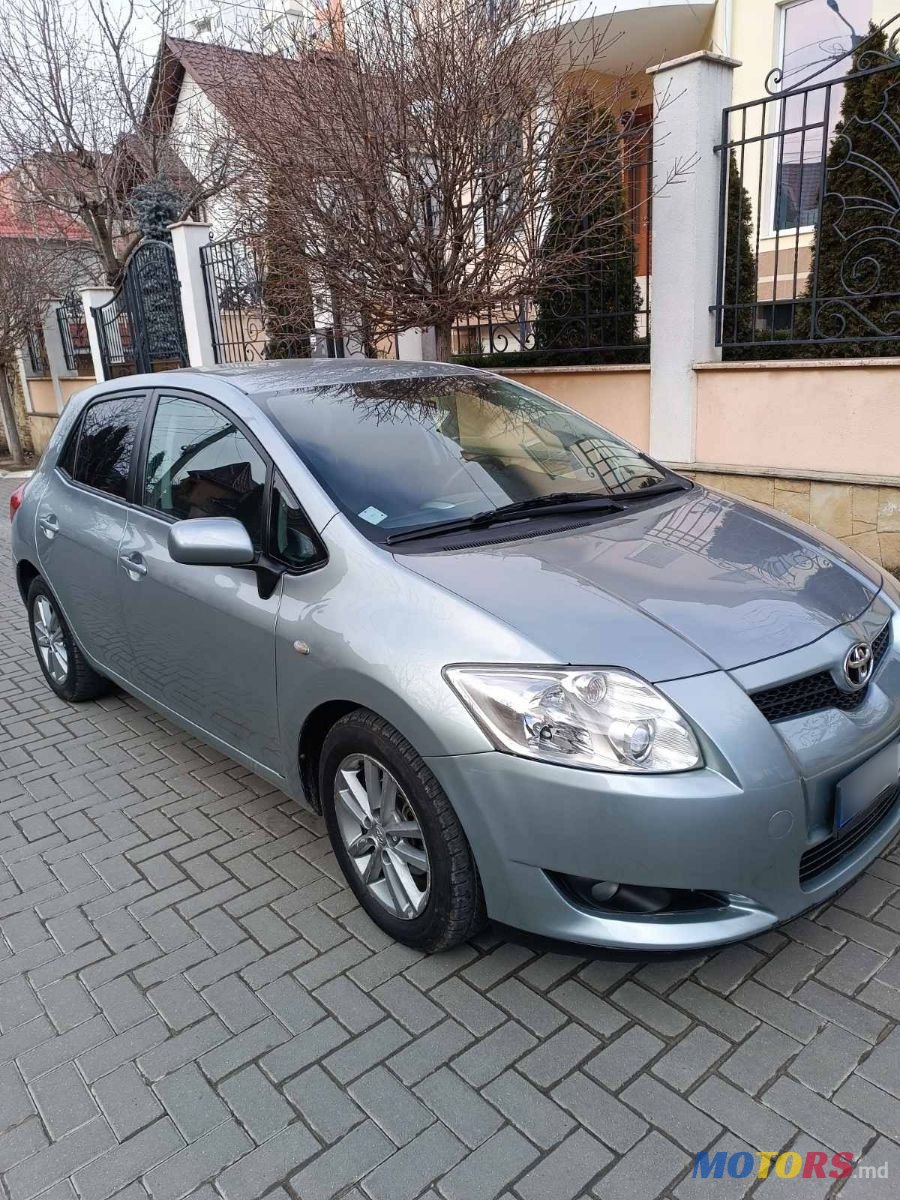 2008' Toyota Auris photo #2