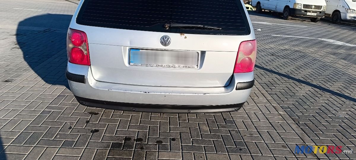 2003' Volkswagen Passat photo #2