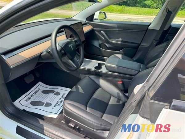 2021' Tesla Model 3 photo #2