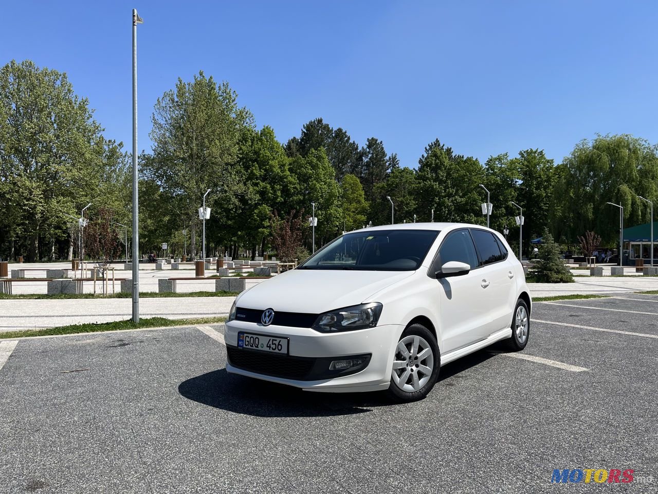 2011' Volkswagen Polo photo #4