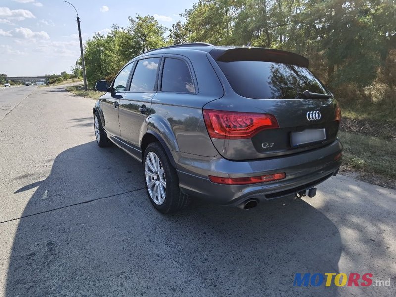 2013' Audi Q7 photo #4